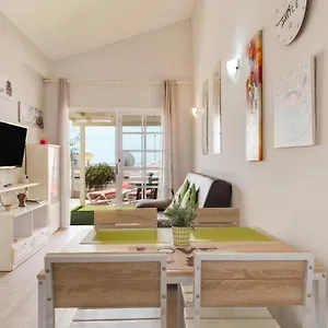https://caleta-beach-deluxe.in-canary-islands.com